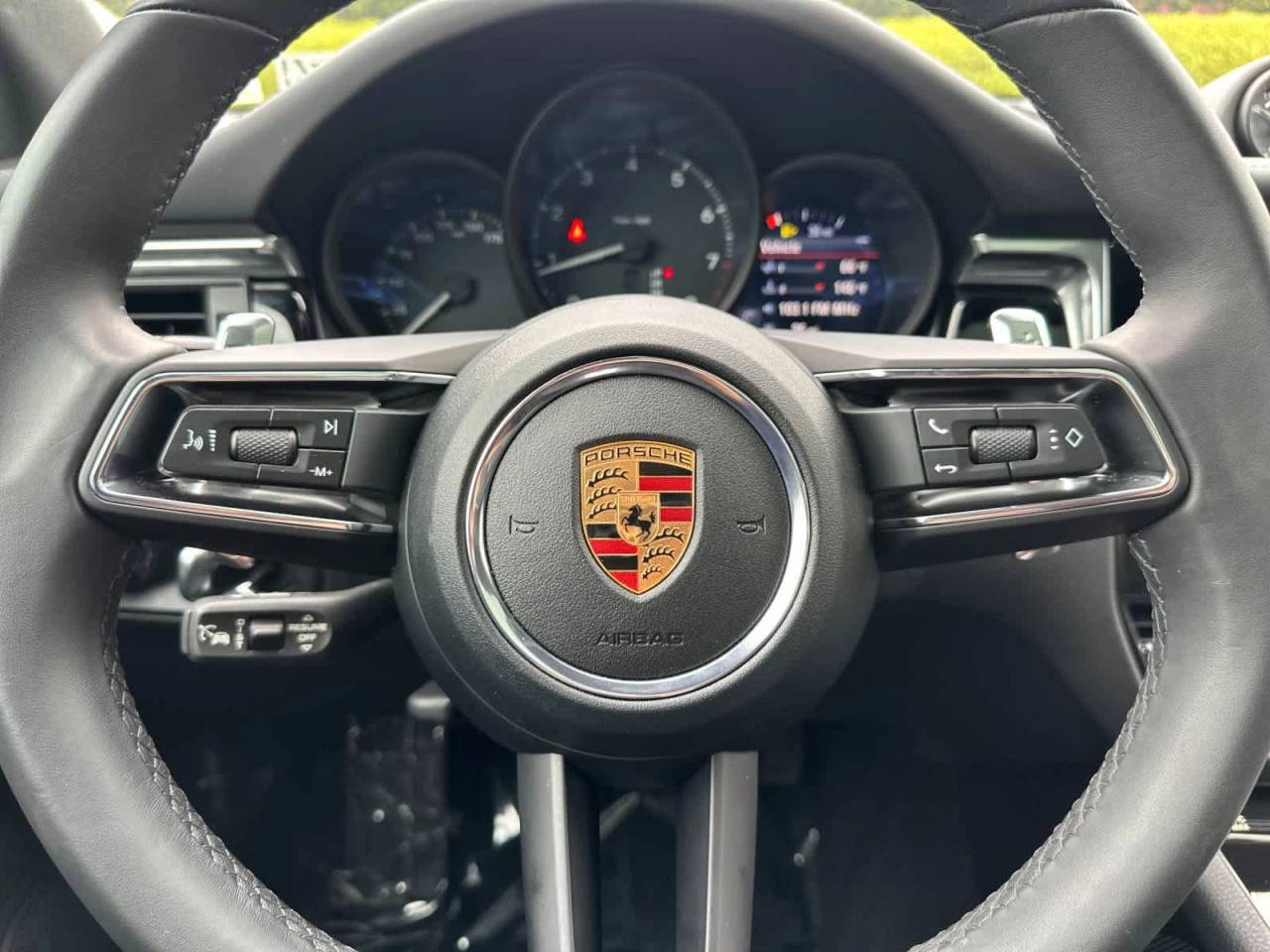 2025 Porsche Macan Base