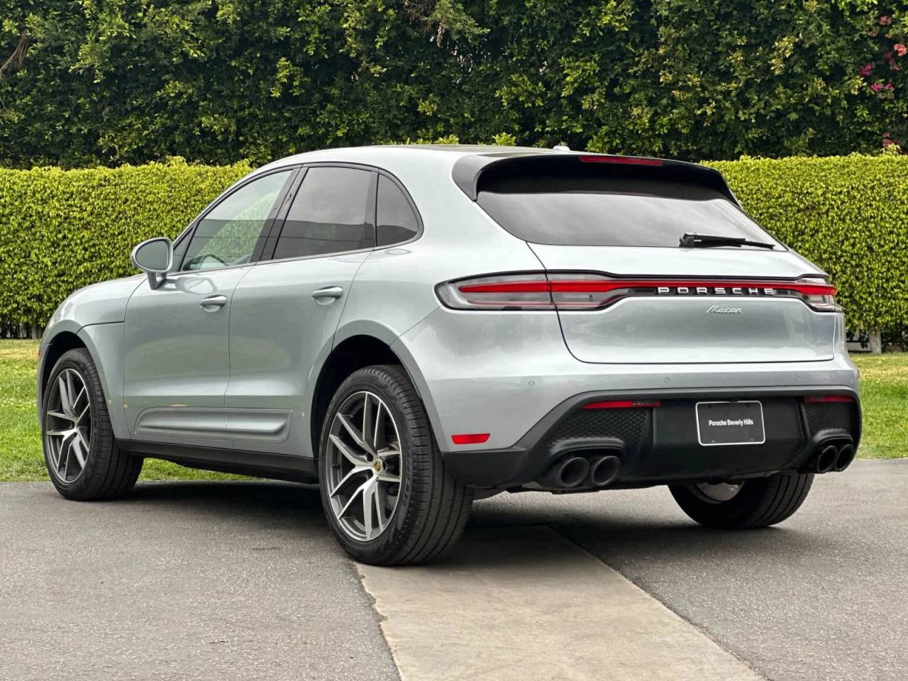 2025 Porsche Macan Base