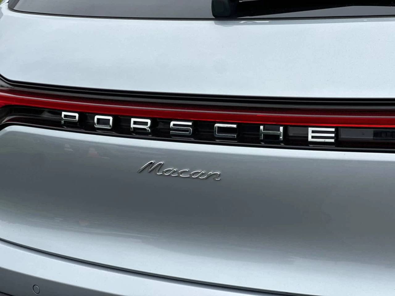2025 Porsche Macan Base