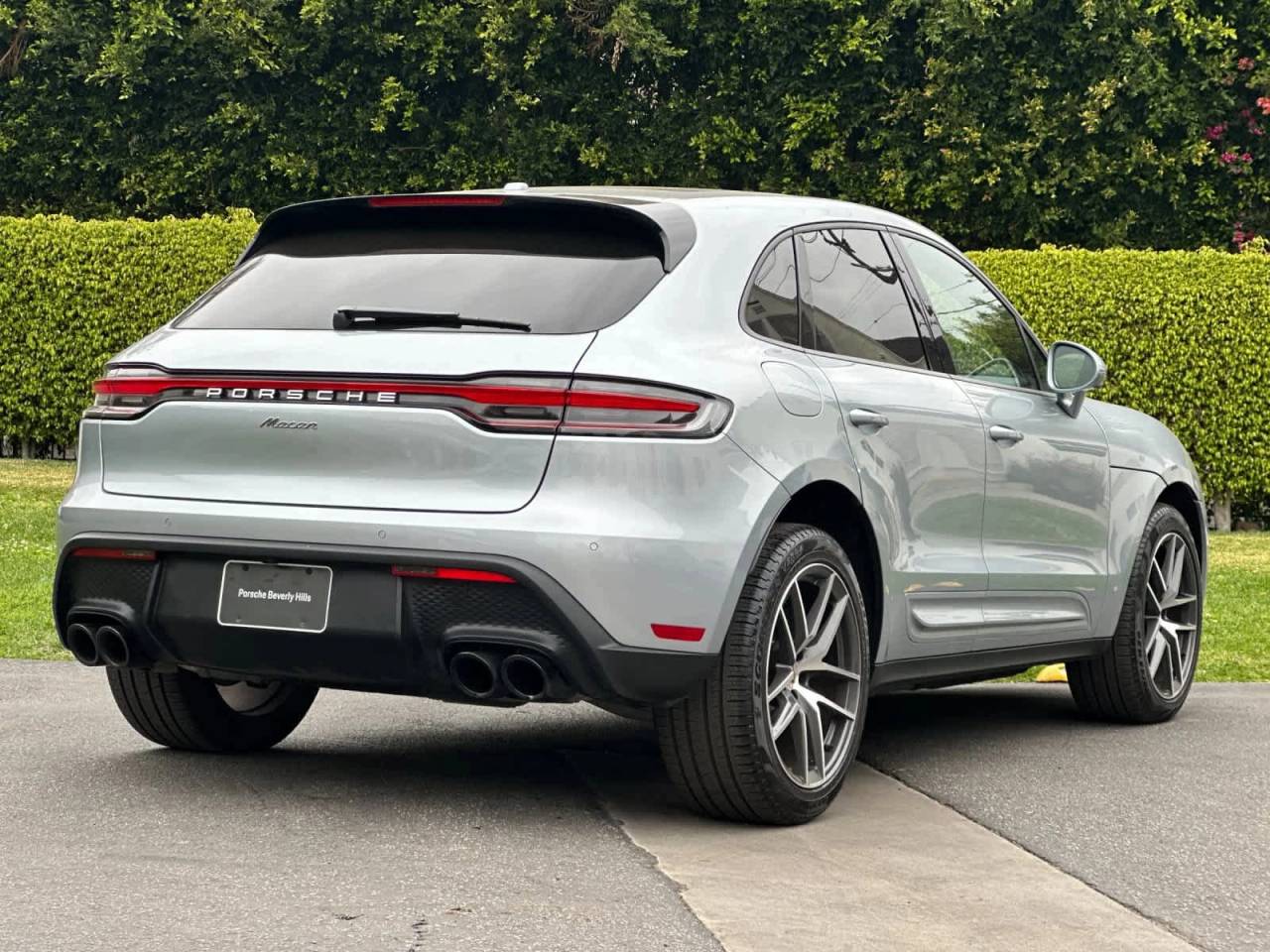 2025 Porsche Macan Base