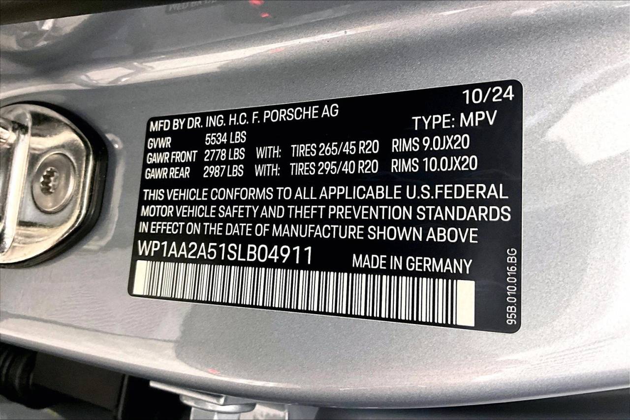 2025 Porsche Macan AWD