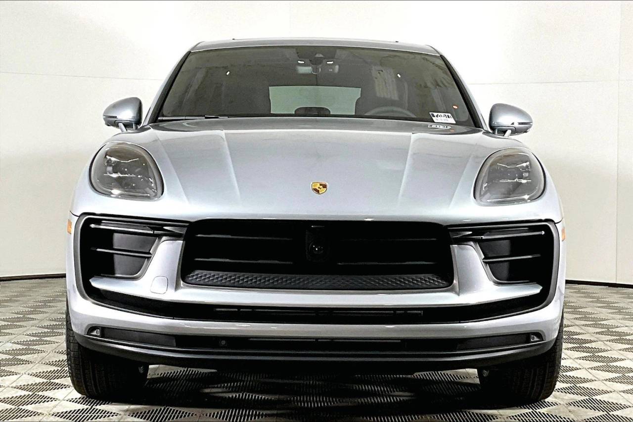 2025 Porsche Macan AWD