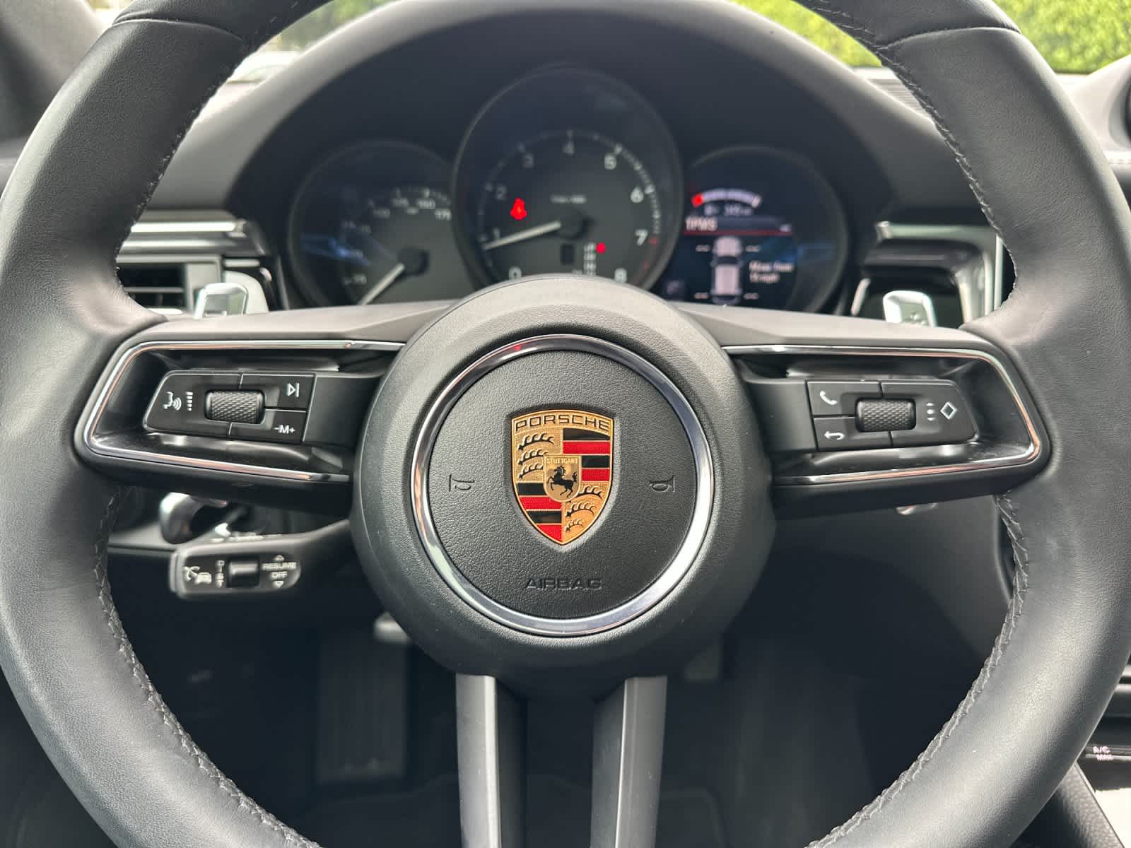 2025 Porsche Macan Base