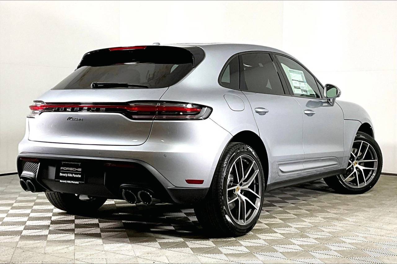 2025 Porsche Macan AWD