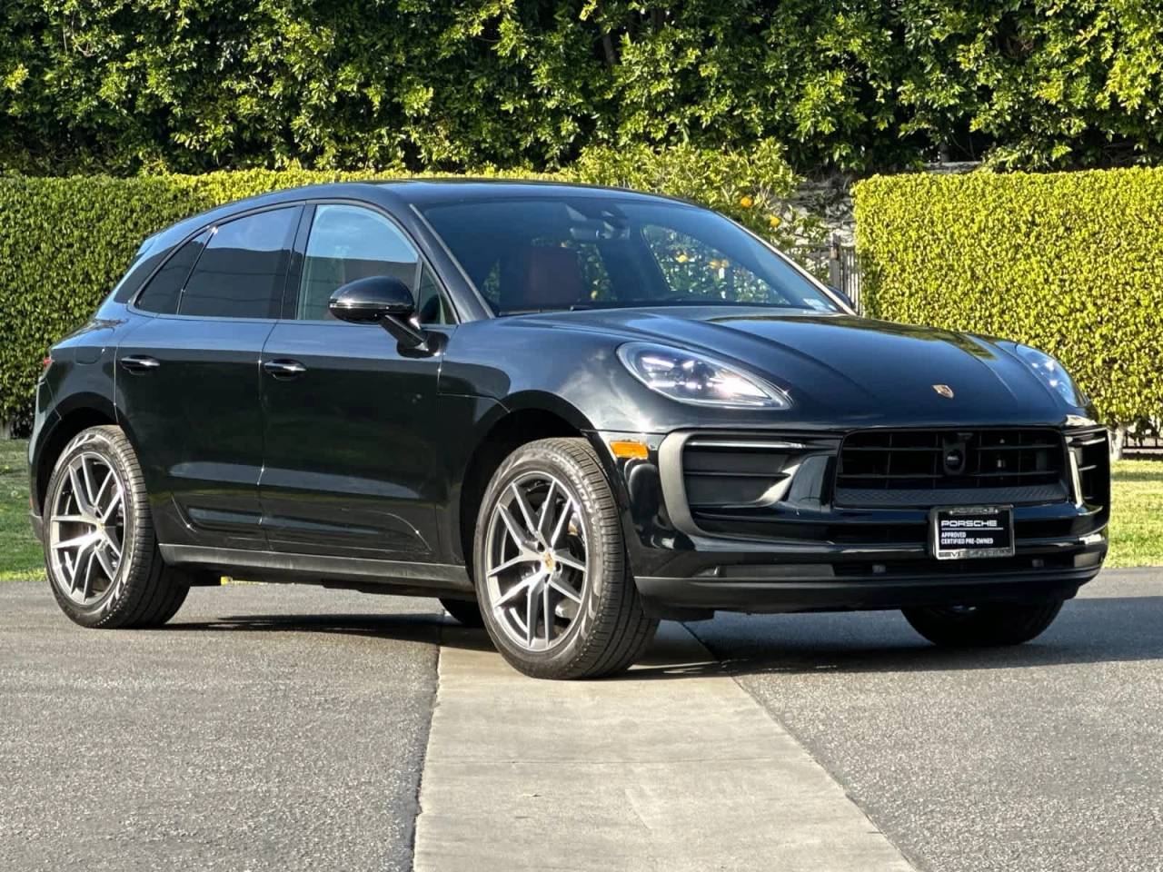 2025 Porsche Macan AWD