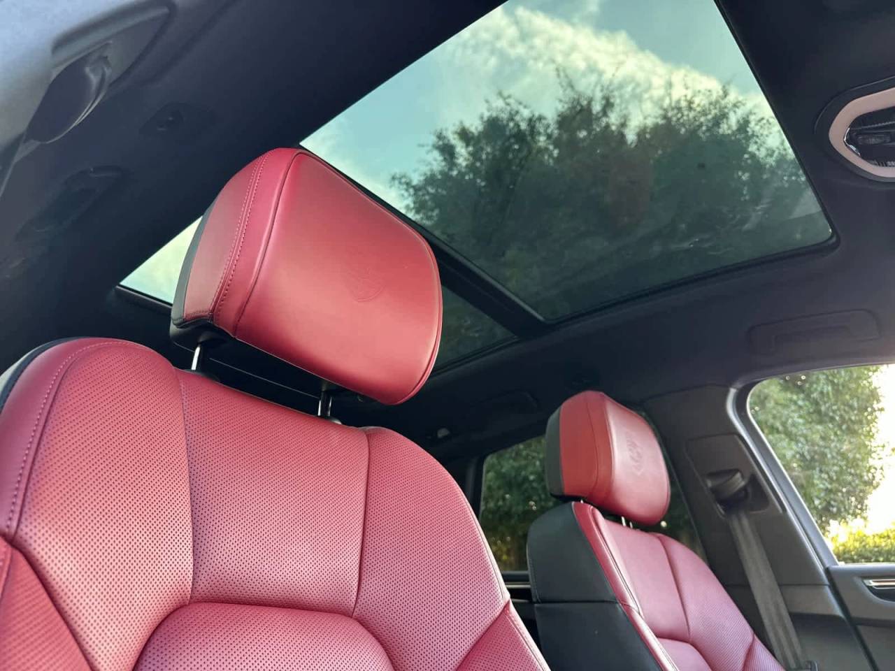 2025 Porsche Macan AWD