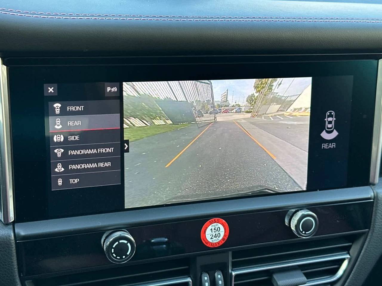 2025 Porsche Macan AWD