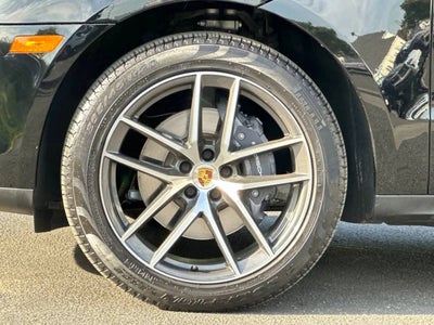 2025 Porsche Macan AWD