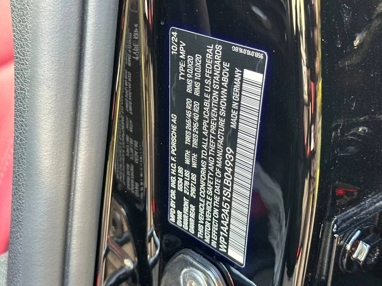 2025 Porsche Macan AWD