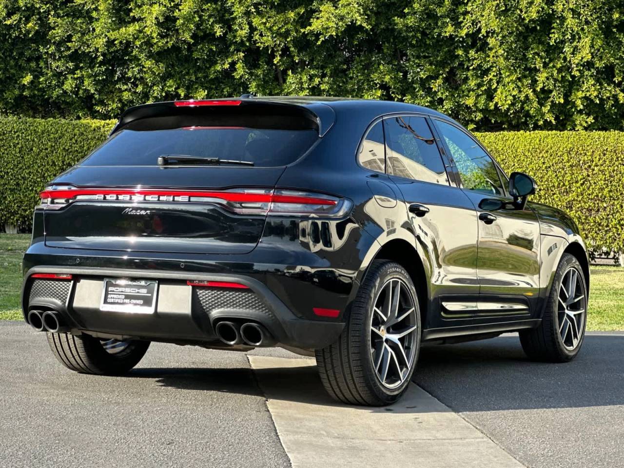 2025 Porsche Macan AWD