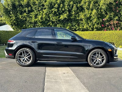 2025 Porsche Macan AWD