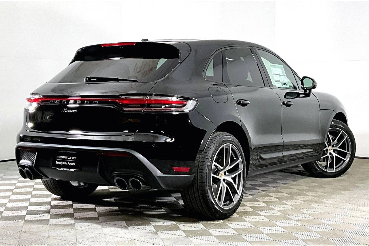 2025 Porsche Macan AWD