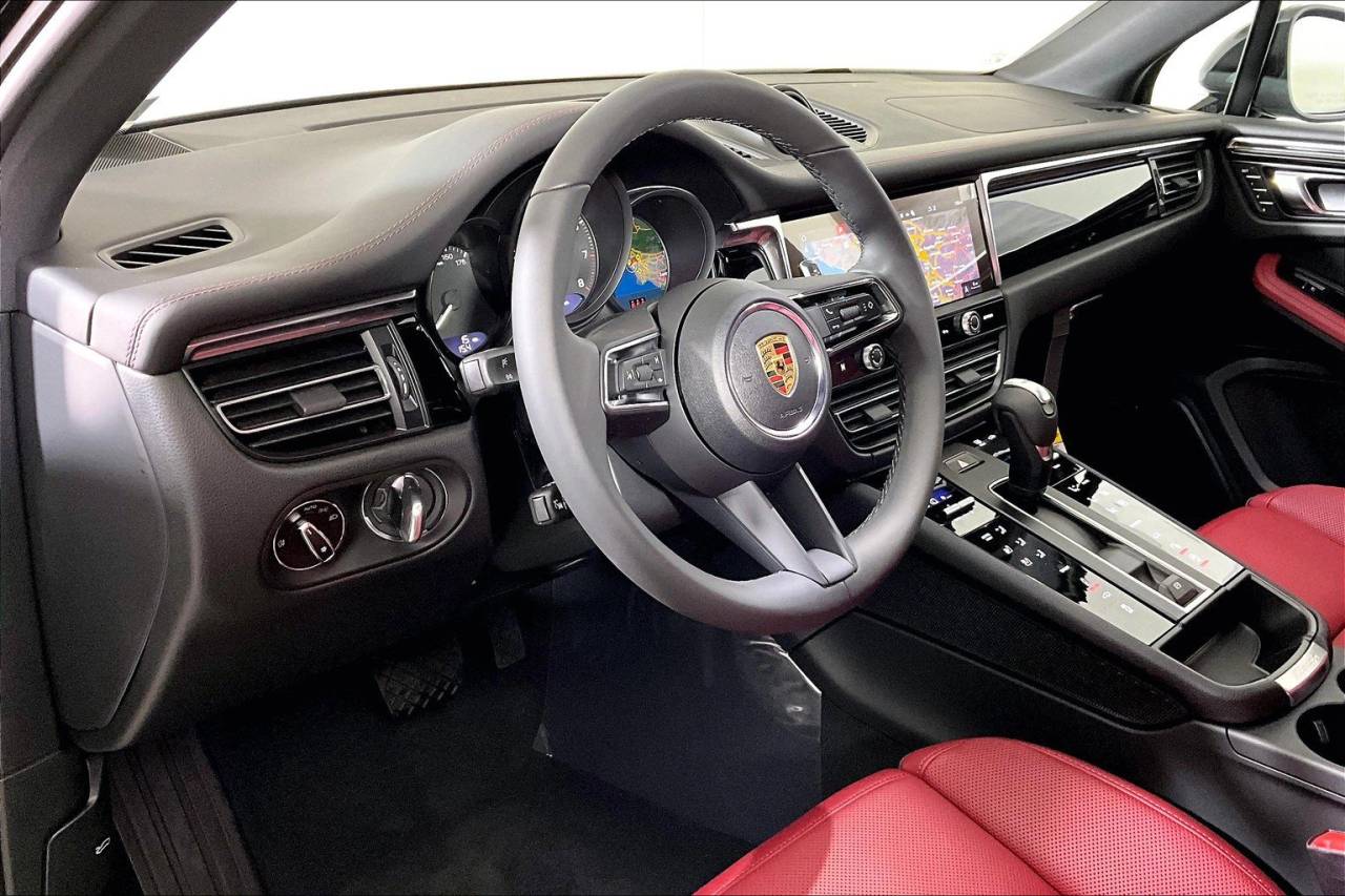 2025 Porsche Macan AWD