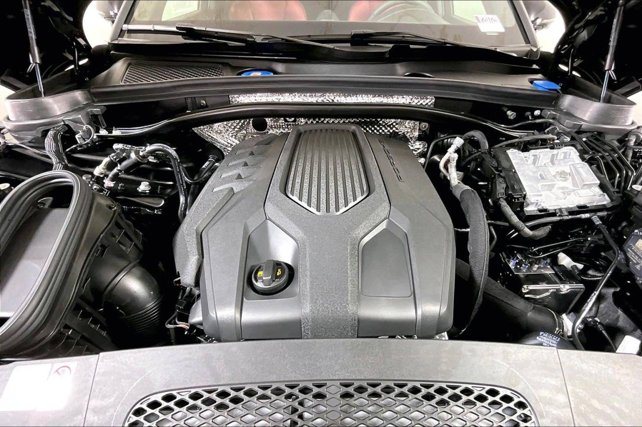 2025 Porsche Macan AWD