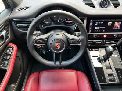2025 Porsche Macan Base