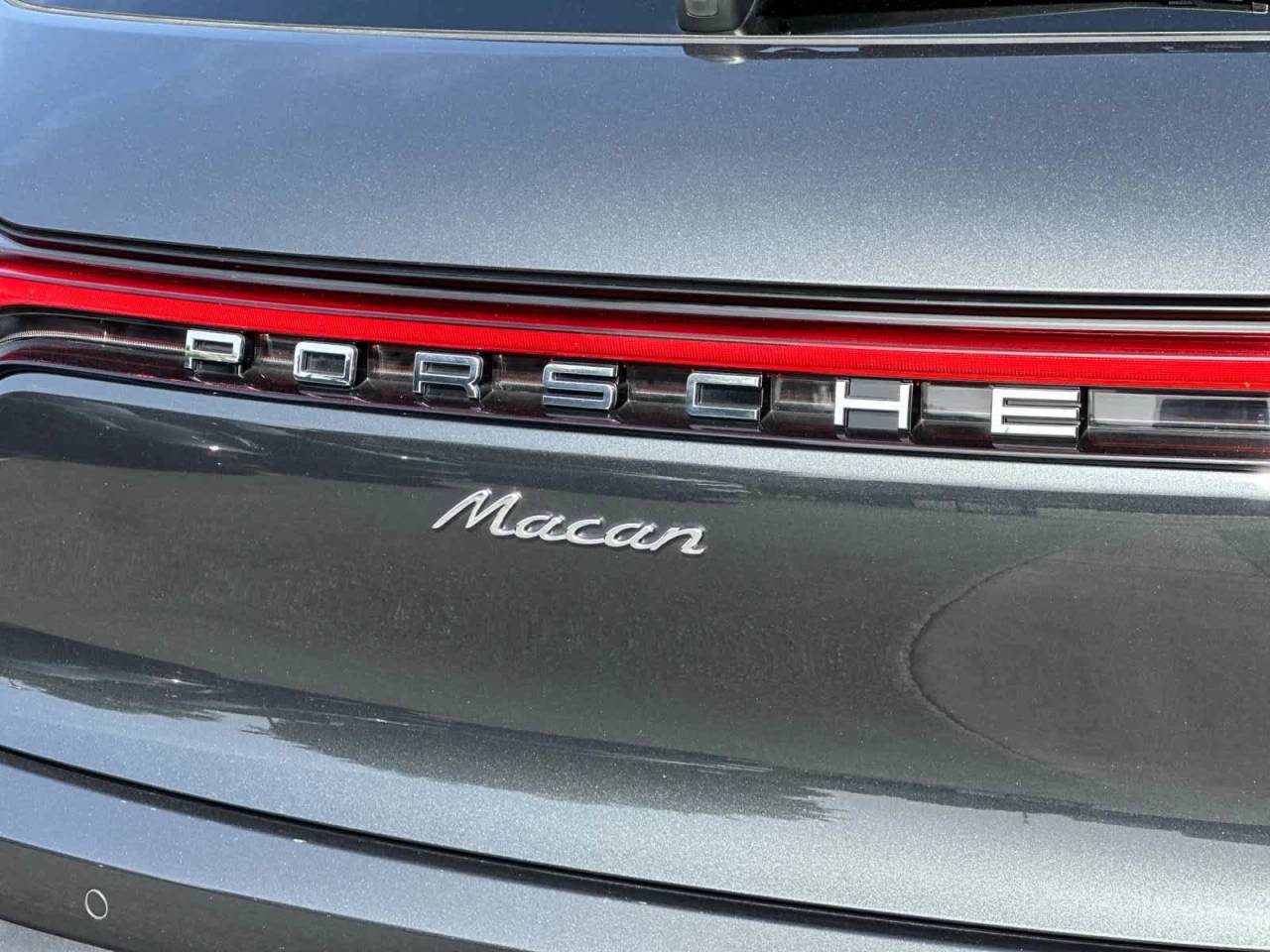 2025 Porsche Macan Base