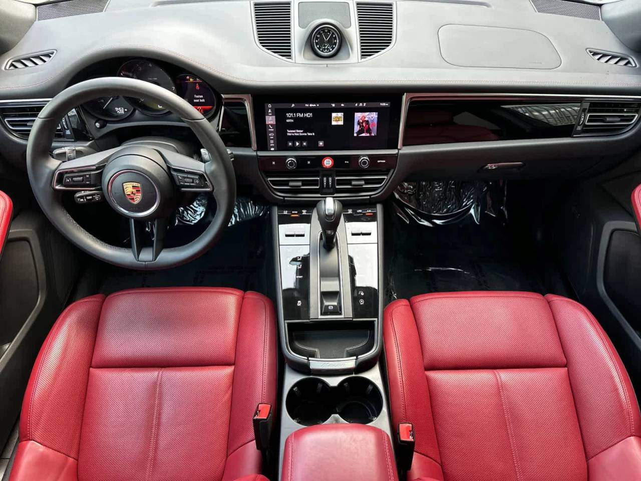 2025 Porsche Macan Base