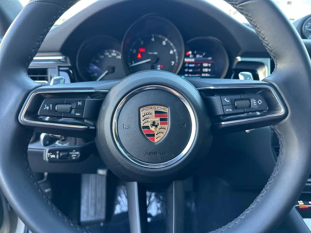 2025 Porsche Macan Base