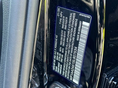 2025 Porsche Macan Base