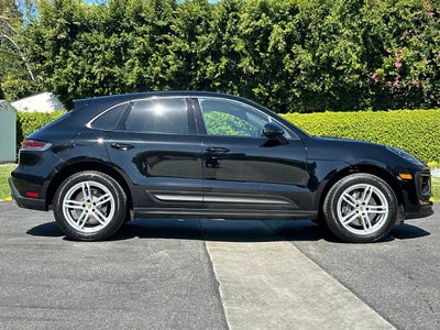 2025 Porsche Macan Base