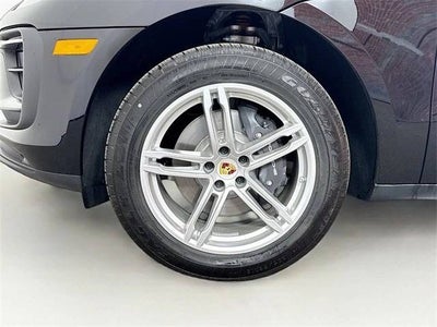 2025 Porsche Macan AWD