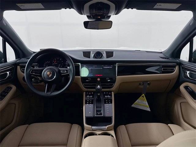 2025 Porsche Macan AWD