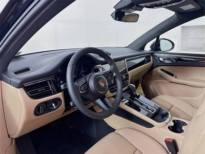 2025 Porsche Macan AWD