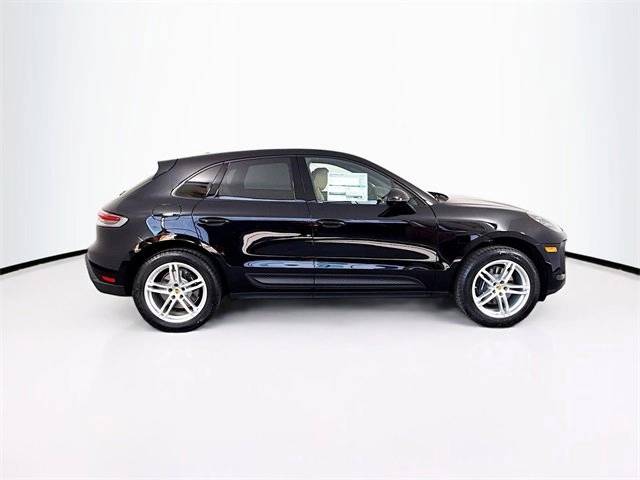2025 Porsche Macan AWD
