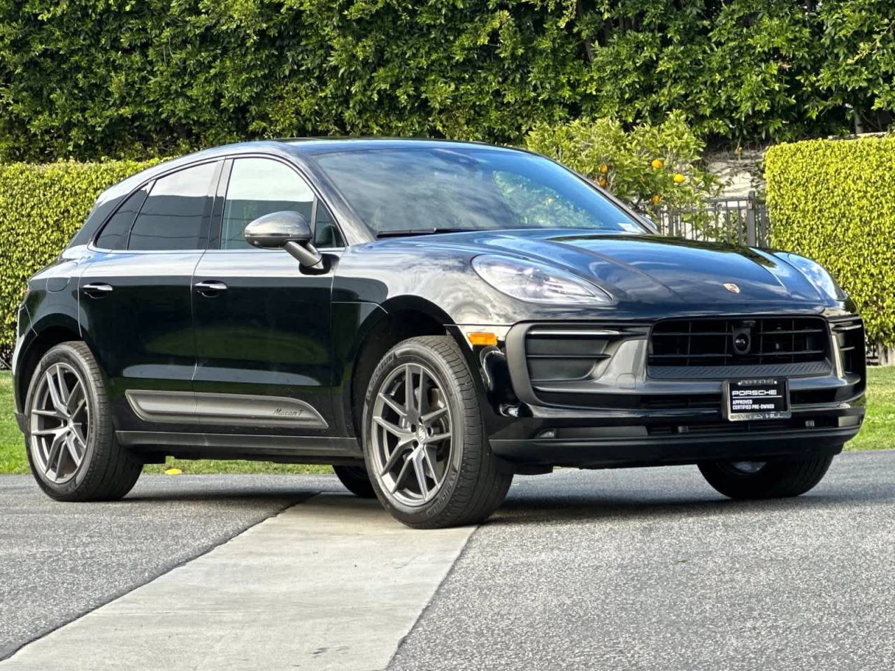 2025 Porsche Macan AWD