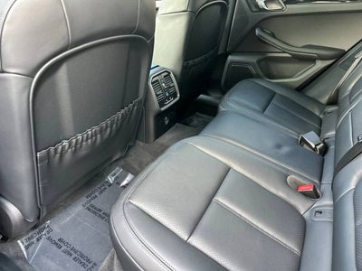 2025 Porsche Macan AWD