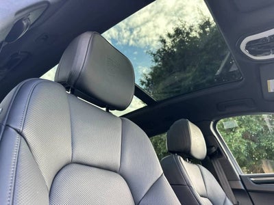 2025 Porsche Macan AWD