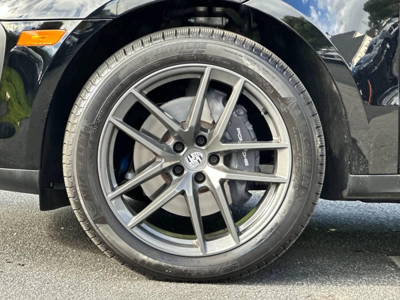 2025 Porsche Macan AWD