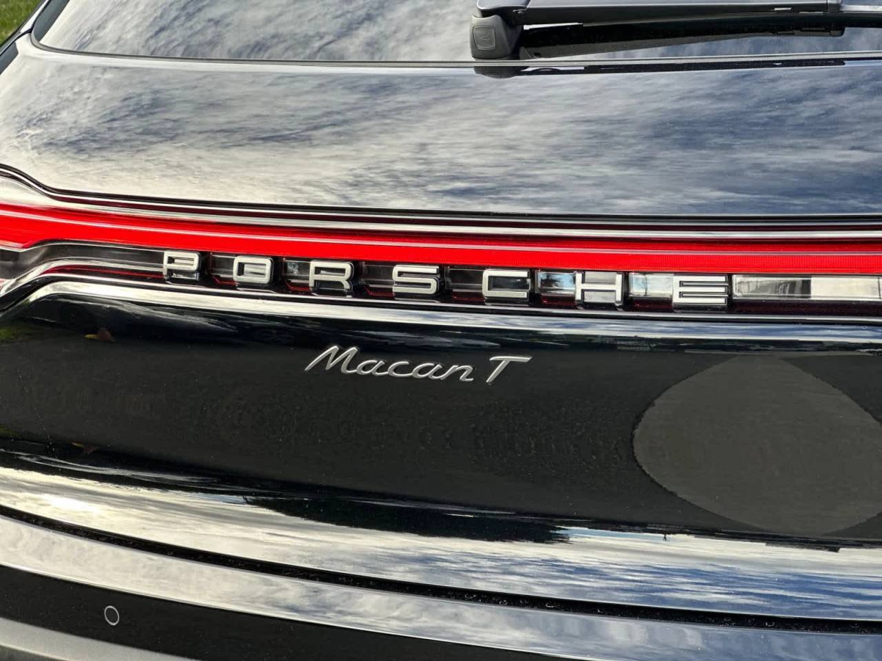 2025 Porsche Macan AWD