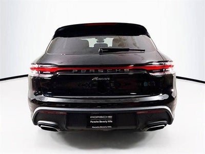 2025 Porsche Macan Base