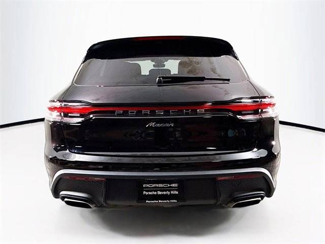 2025 Porsche Macan Base