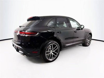 2025 Porsche Macan Base