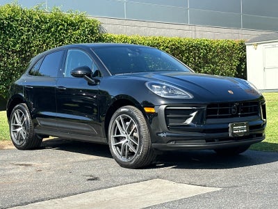 2025 Porsche Macan Base