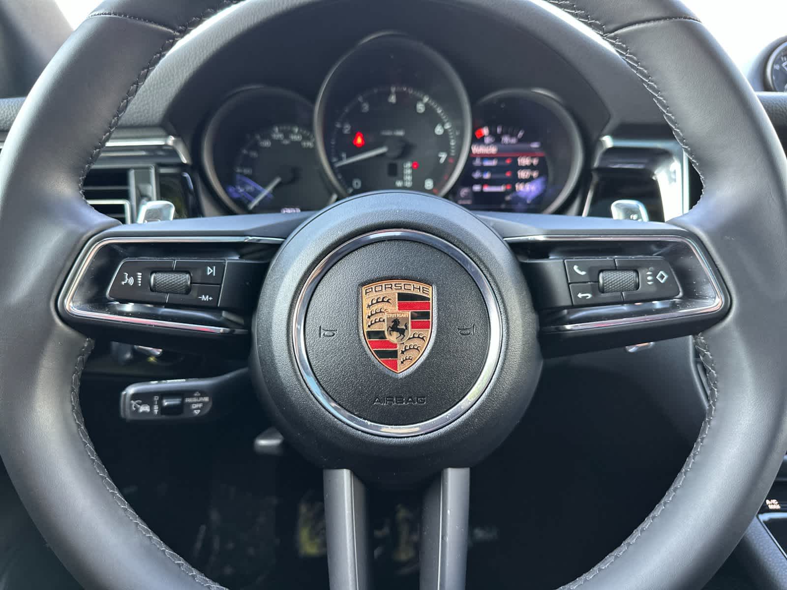2025 Porsche Macan Base
