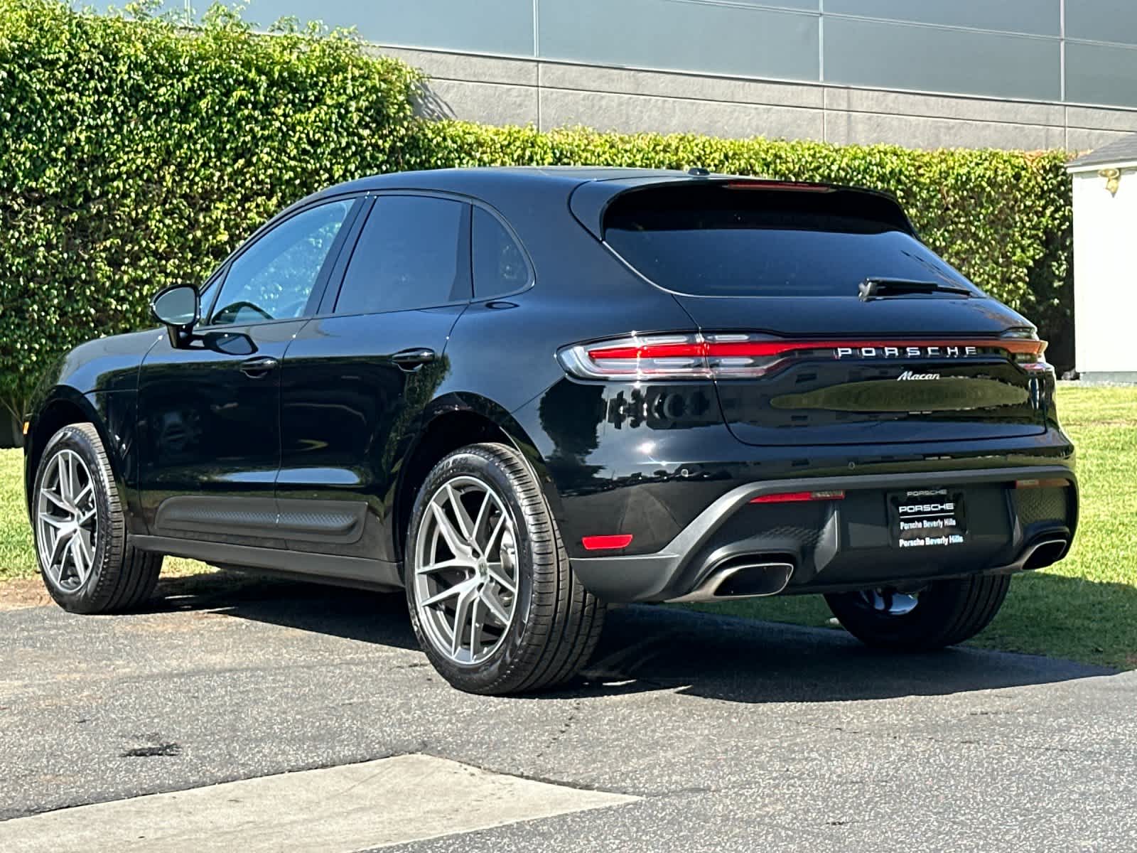 2025 Porsche Macan Base