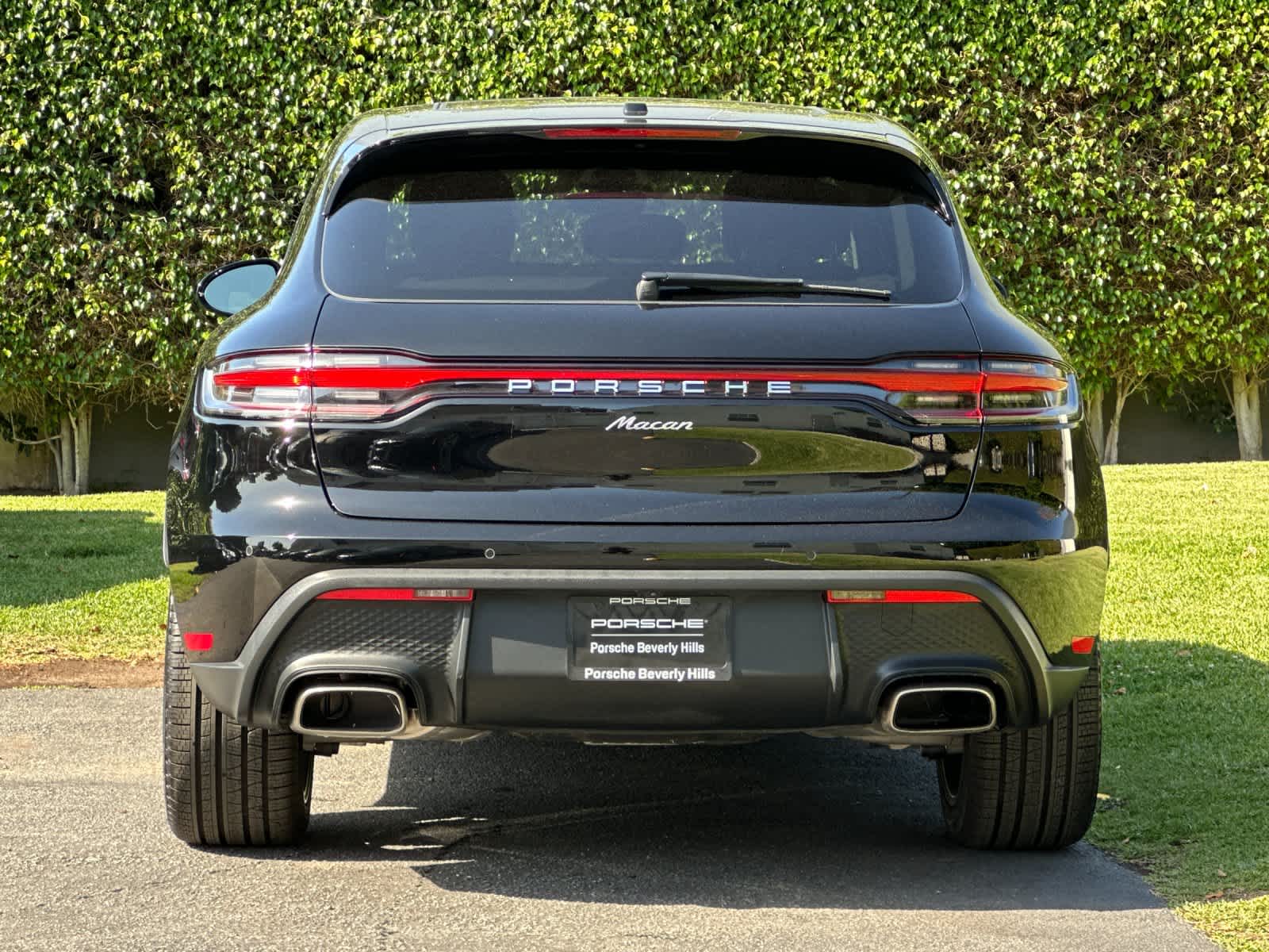 2025 Porsche Macan Base