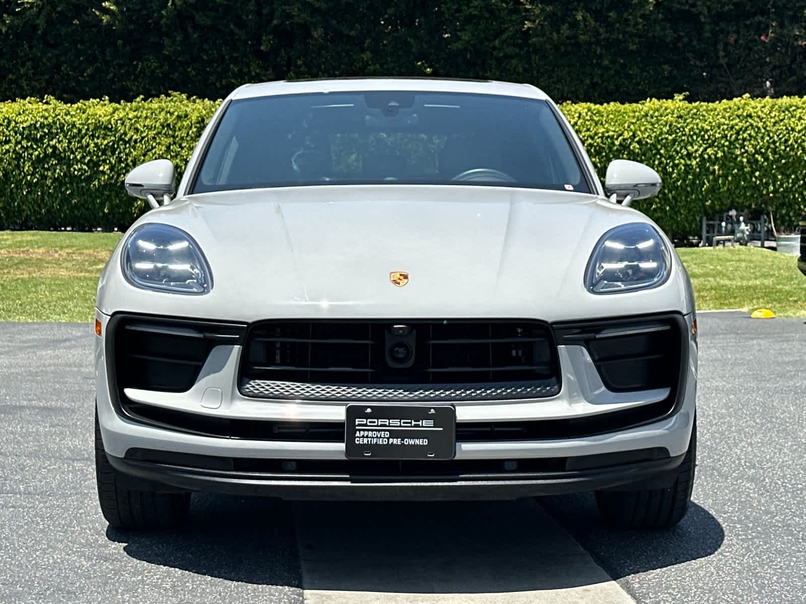 2025 Porsche Macan Base
