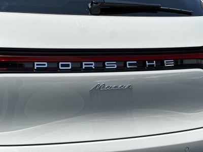 2025 Porsche Macan Base