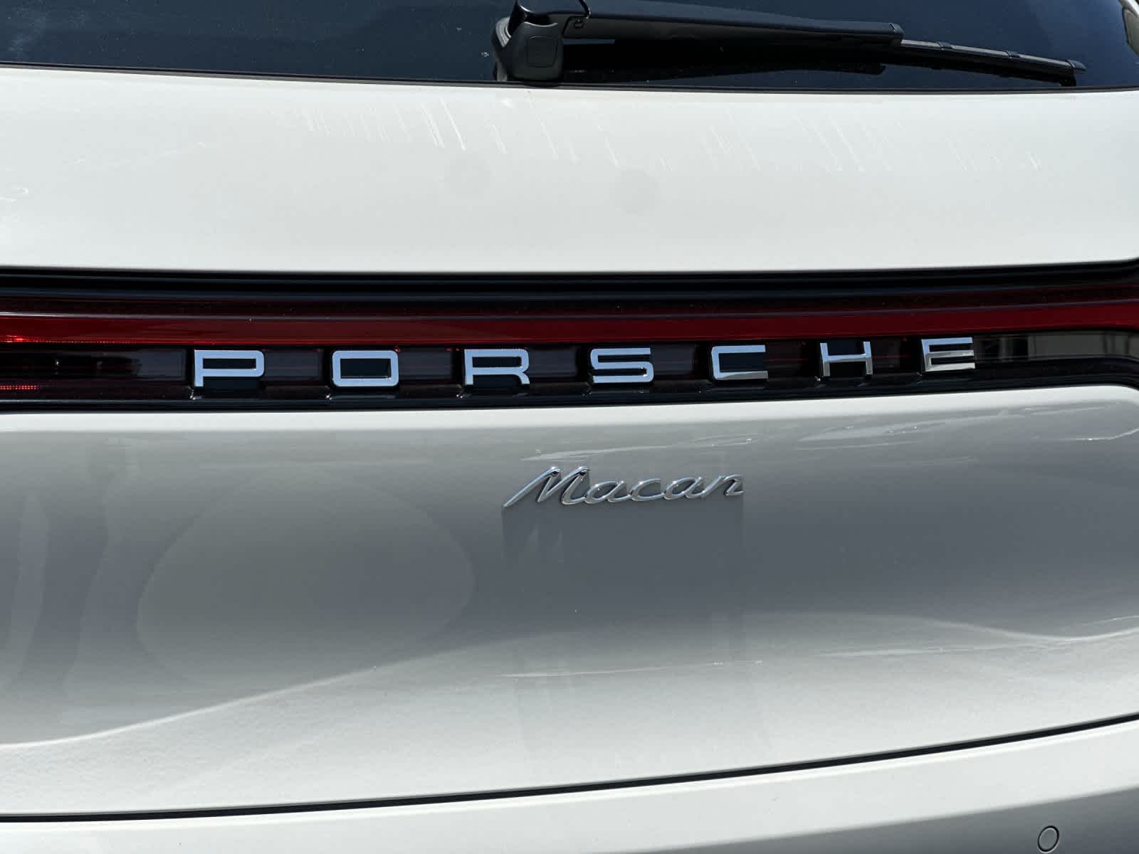 2025 Porsche Macan Base