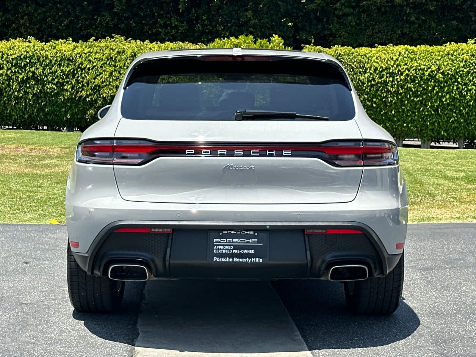 2025 Porsche Macan Base
