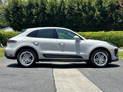 2025 Porsche Macan Base