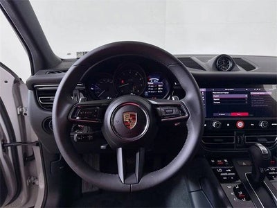 2025 Porsche Macan Base