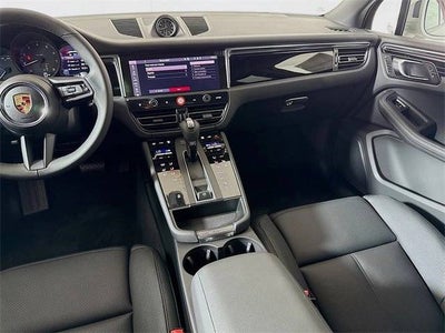 2025 Porsche Macan Base