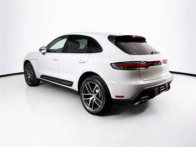 2025 Porsche Macan Base