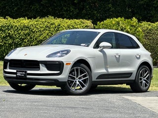 2025 Porsche Macan Base