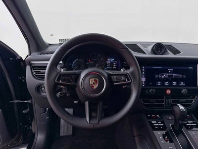 2025 Porsche Macan AWD